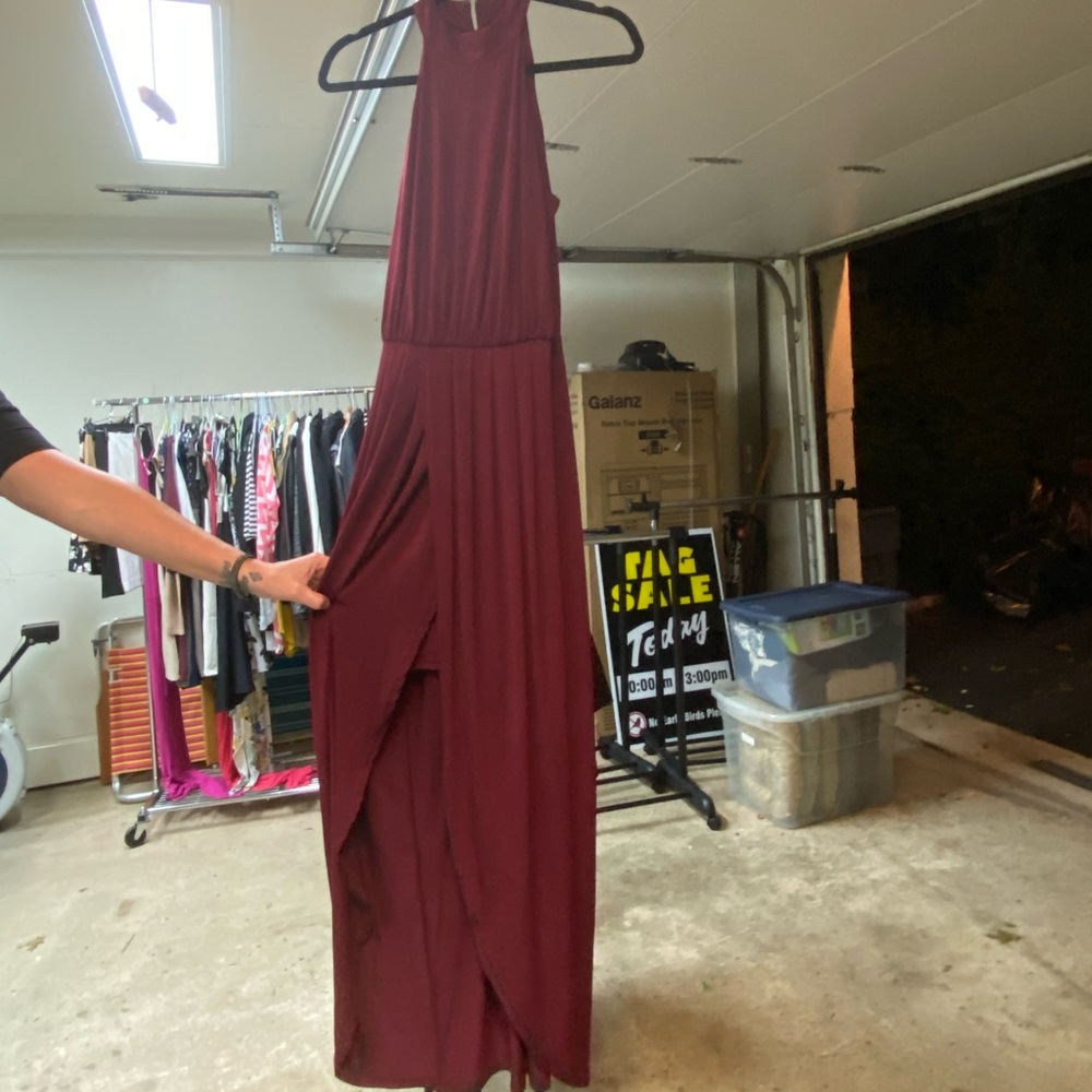 Maroon comfortable summer dress.